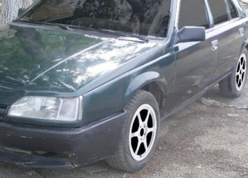 Autoturism cu numere expirate, descoperit în Hârşova